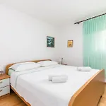 By The Sea Necujam, Solta - 8691 Апартаменты Нечуям